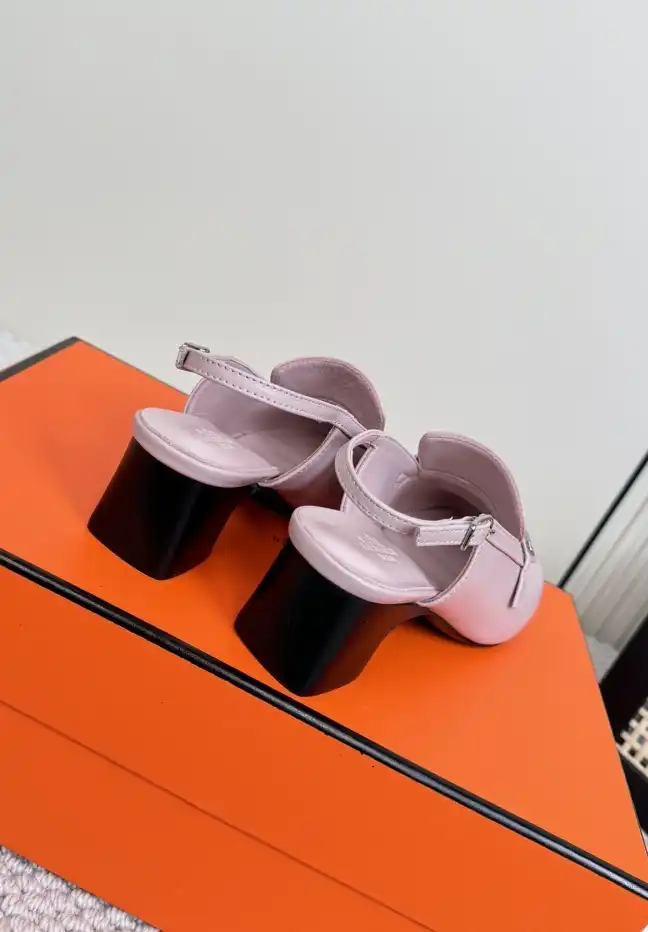 hype Hermes Sandals