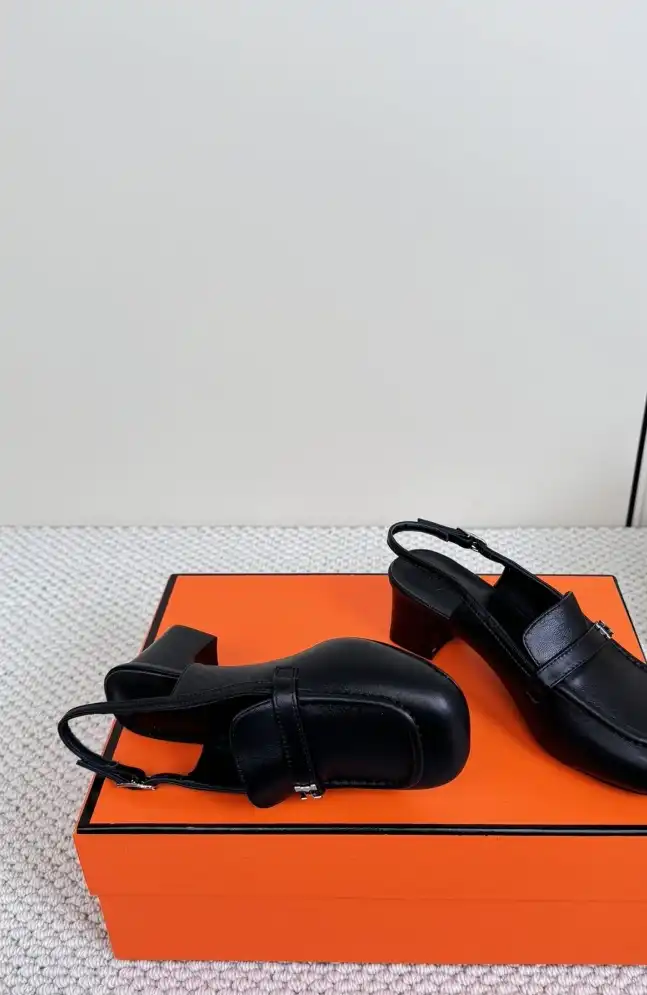 hype Hermes Sandals