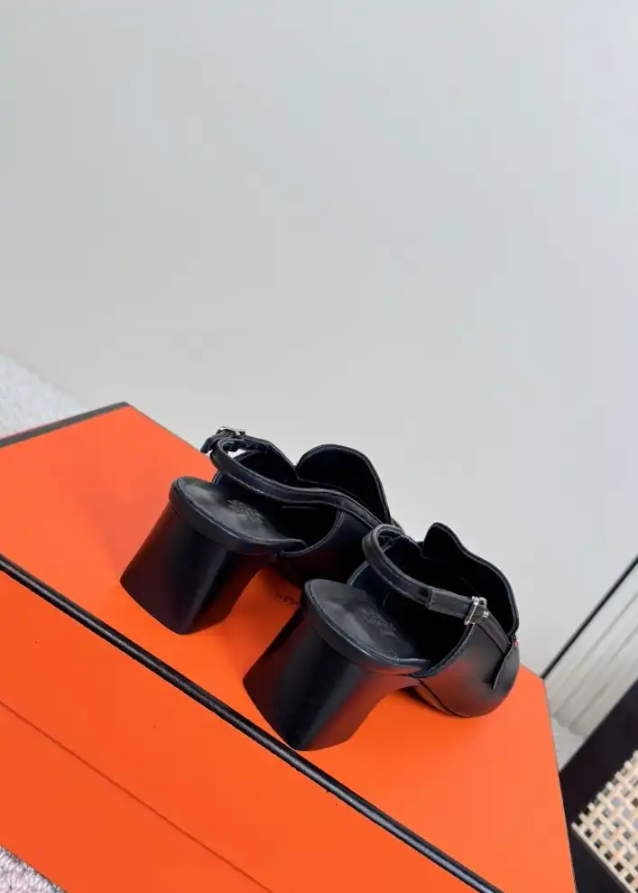 hype Hermes Sandals