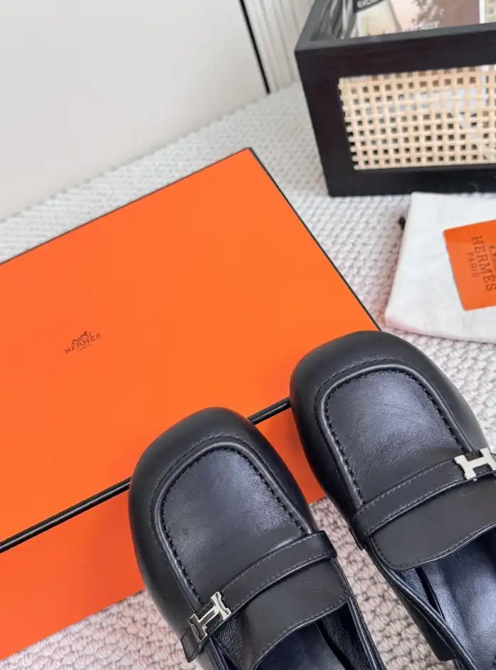 hype Hermes Sandals