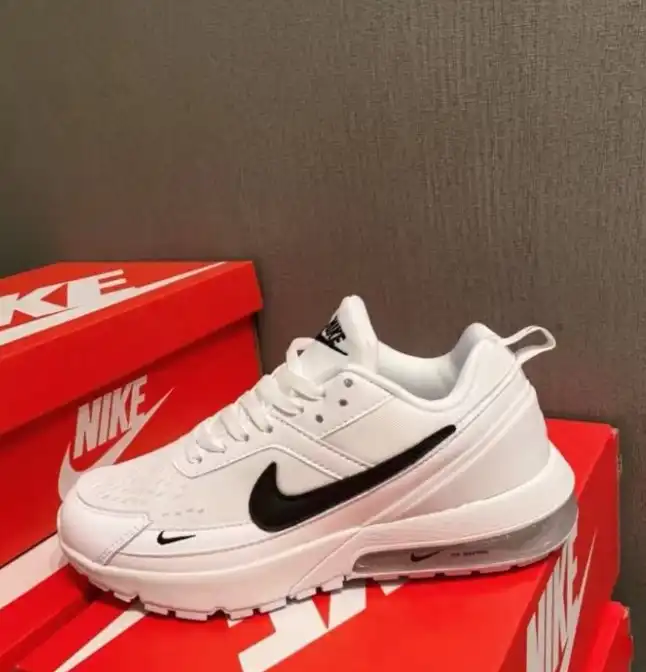 hype Nike Sneakers