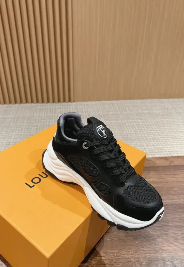 hype Louis Vuitton Sneakers