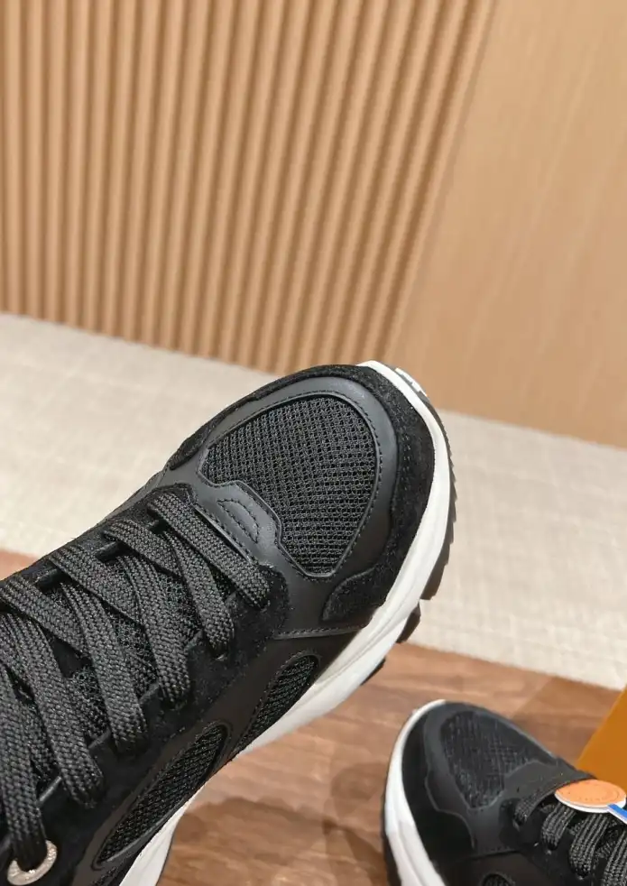 hype Louis Vuitton Sneakers