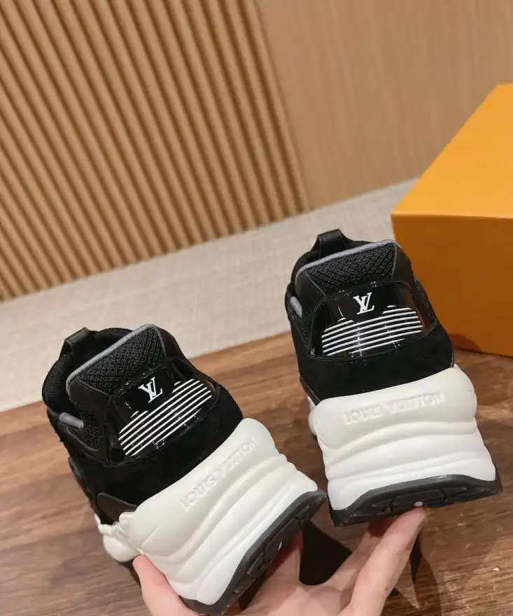 hype Louis Vuitton Sneakers