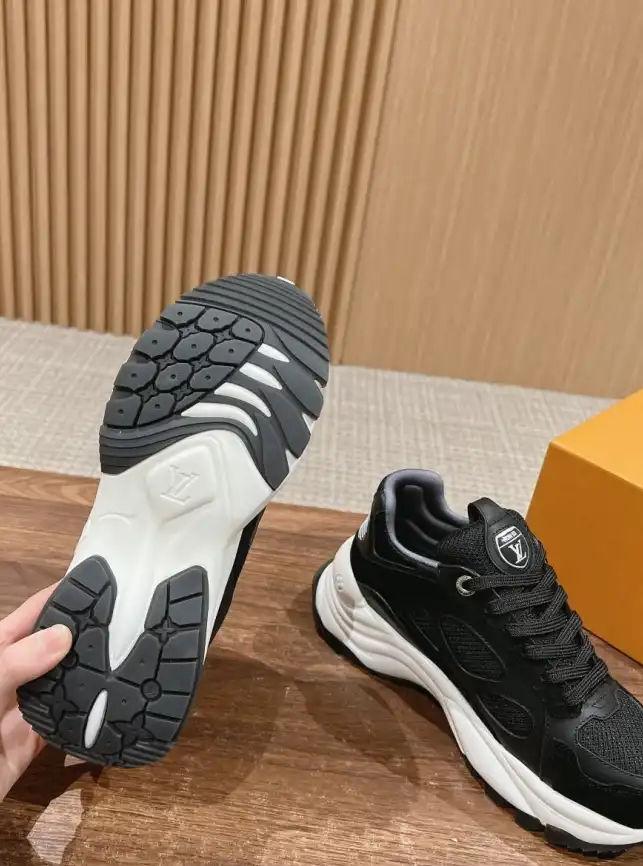 hype Louis Vuitton Sneakers