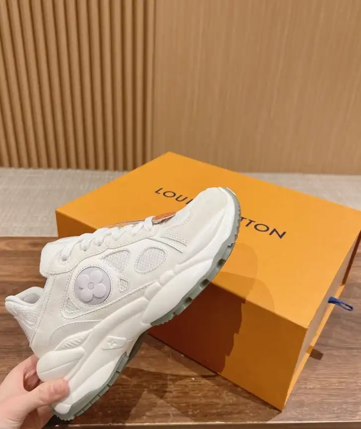 hype Louis Vuitton Sneakers