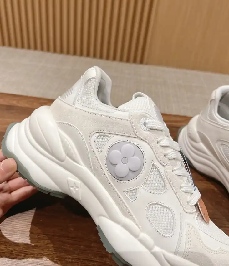 hype Louis Vuitton Sneakers