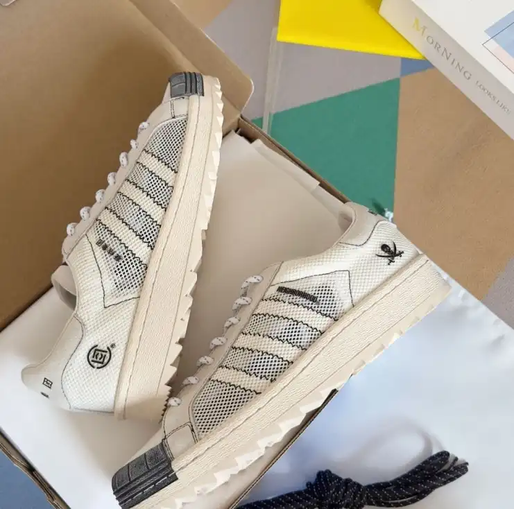 hype Adidas Sneakers