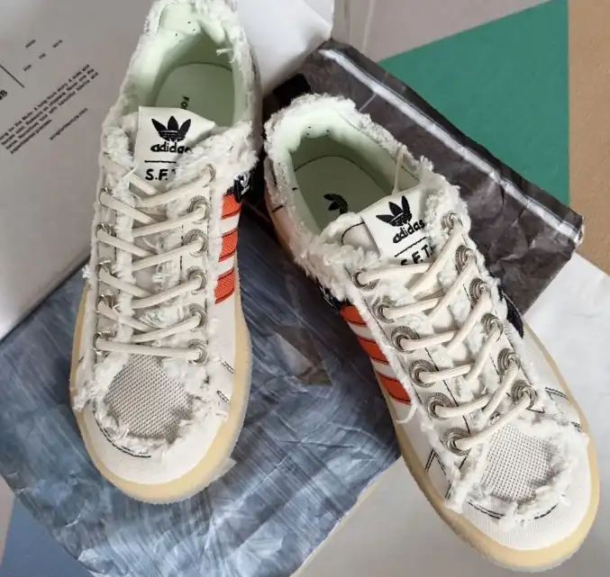 hype Adidas Sneakers