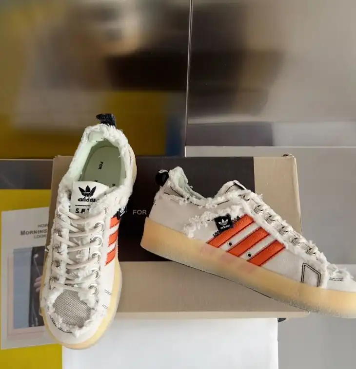 hype Adidas Sneakers