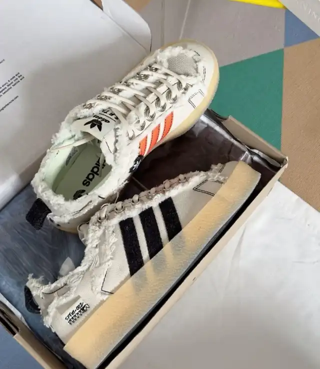 hype Adidas Sneakers