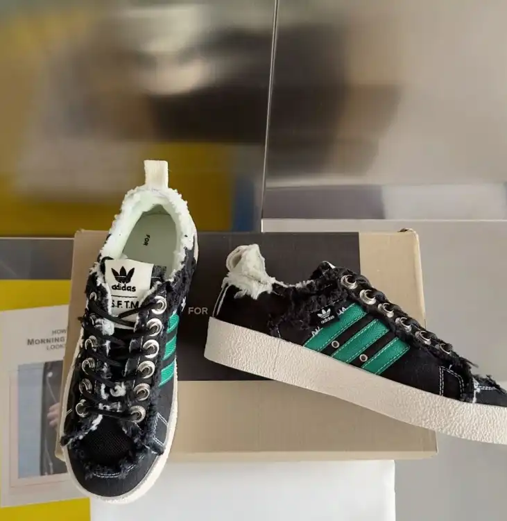 hype Adidas Sneakers