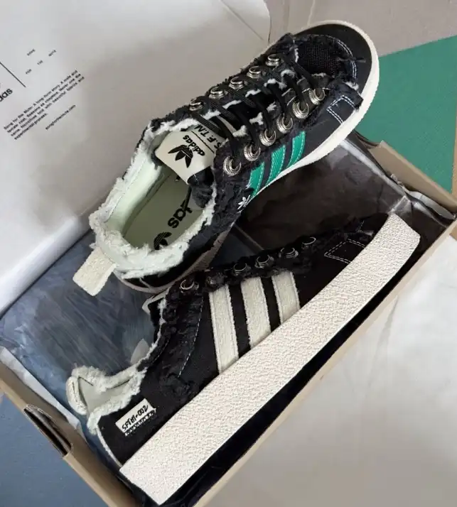 hype Adidas Sneakers