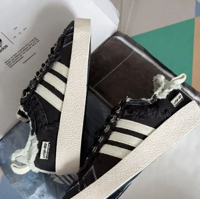 hype Adidas Sneakers