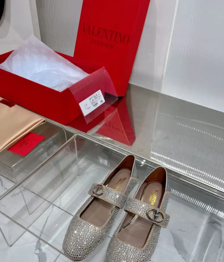 hype Valentino flat shoes