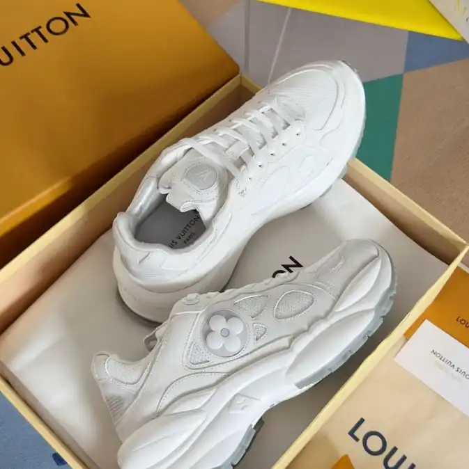 hype Louis Vuitton Sneakers