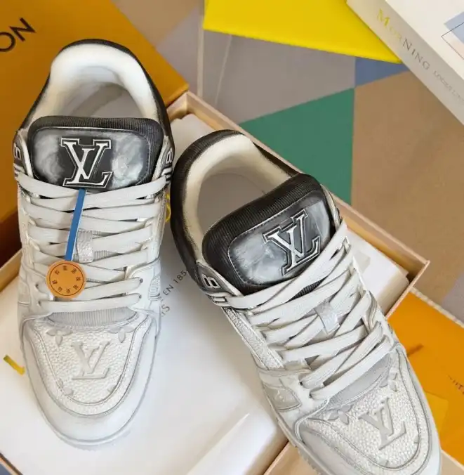 hype Louis Vuitton Sneakers