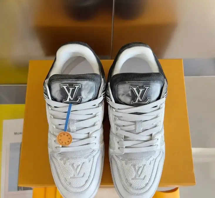 hype Louis Vuitton Sneakers