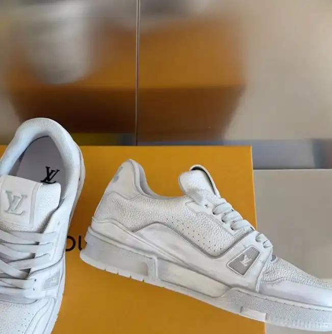 hype Louis Vuitton Sneakers