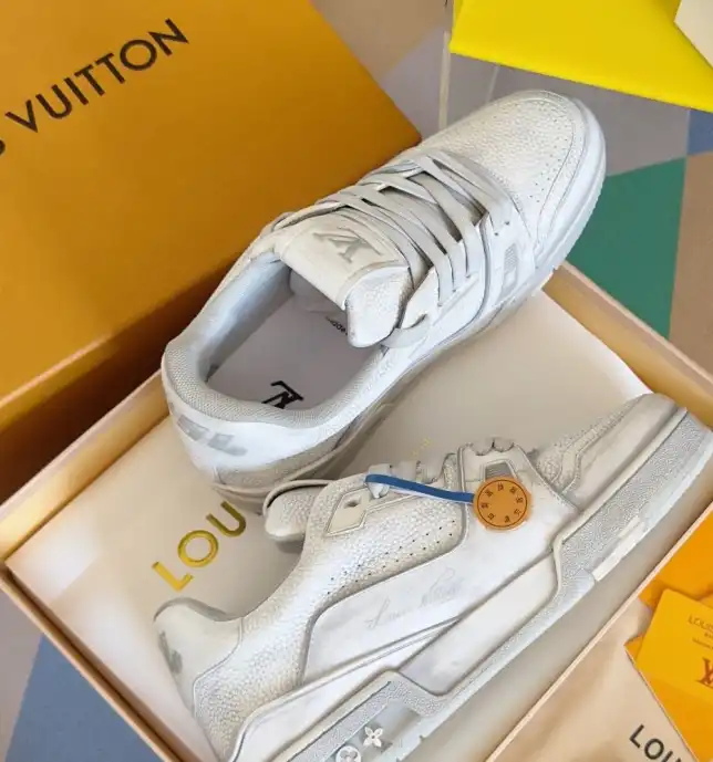 hype Louis Vuitton Sneakers