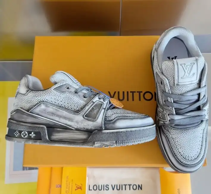 hype Louis Vuitton Sneakers