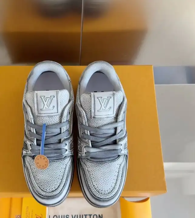 hype Louis Vuitton Sneakers