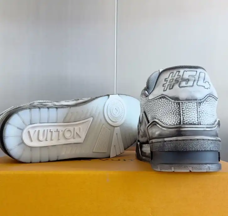 hype Louis Vuitton Sneakers