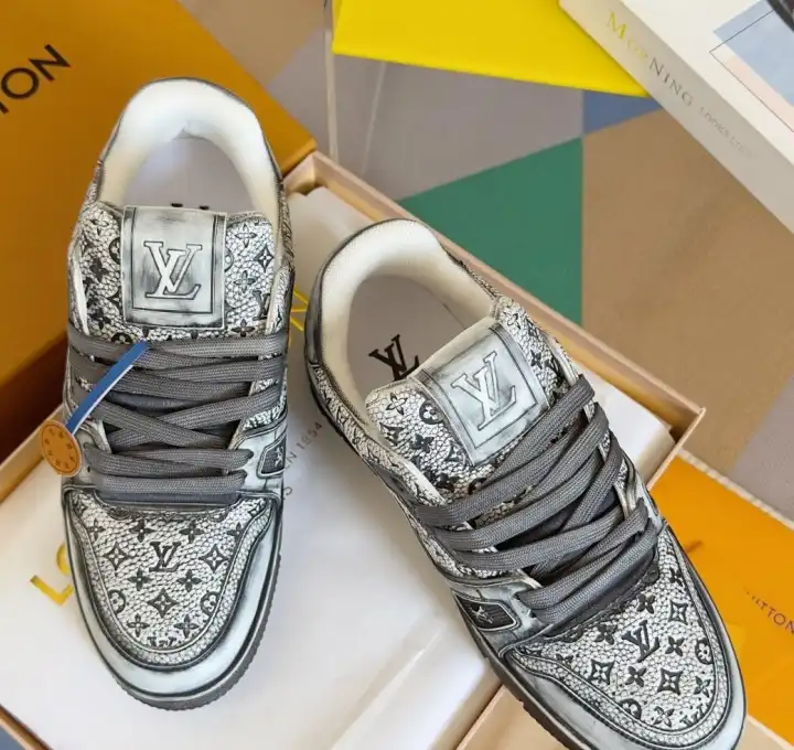 hype Louis Vuitton Sneakers