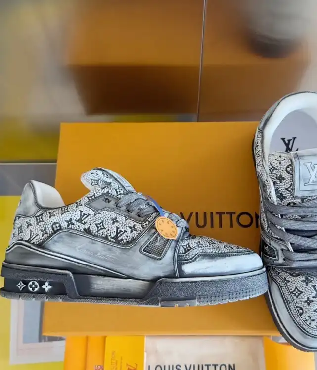 hype Louis Vuitton Sneakers