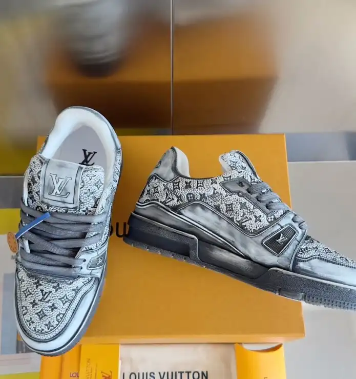 hype Louis Vuitton Sneakers