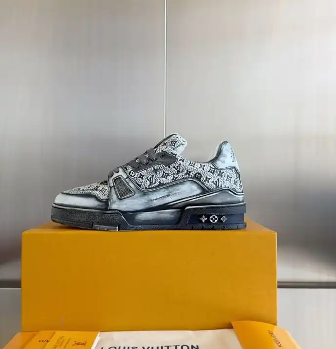 hype Louis Vuitton Sneakers