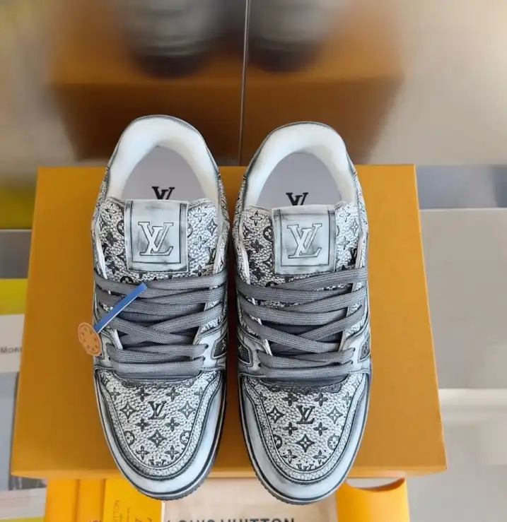 hype Louis Vuitton Sneakers