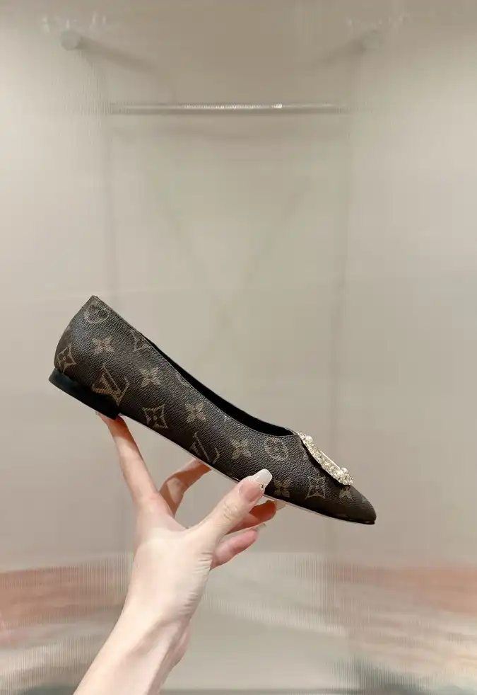 hype LV flat shoes