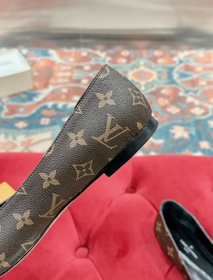 hype LV flat shoes