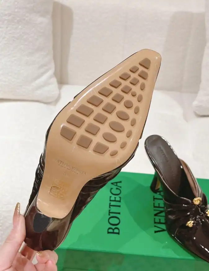 hype Bottega Veneta flat shoes