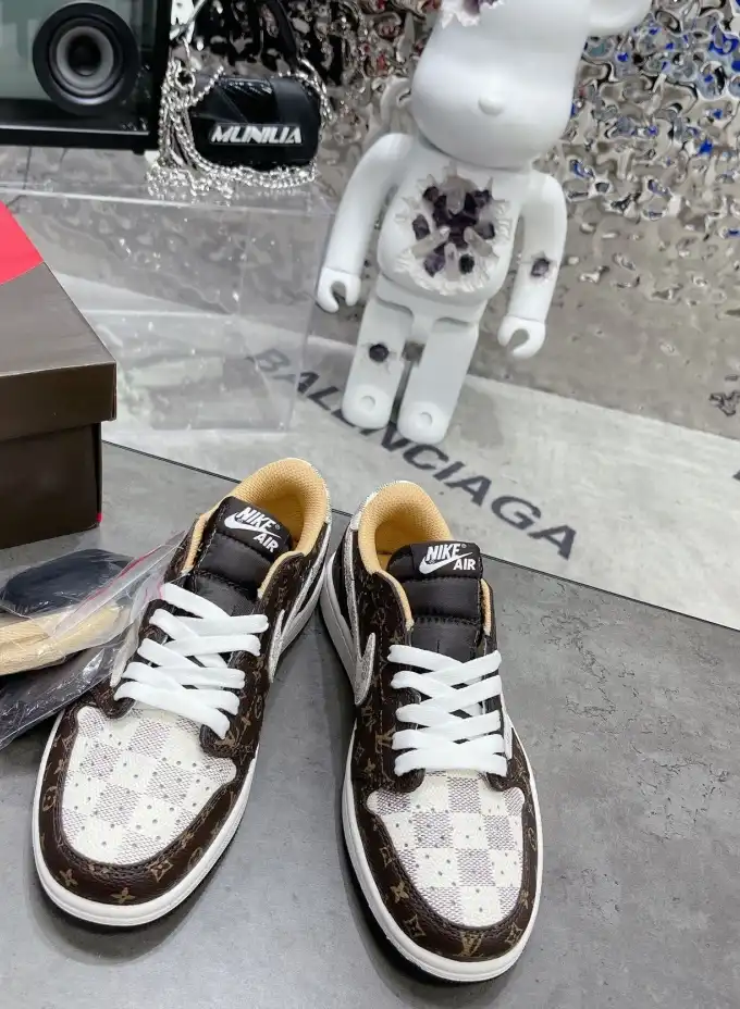 hype Louis Vuitton Sneakers