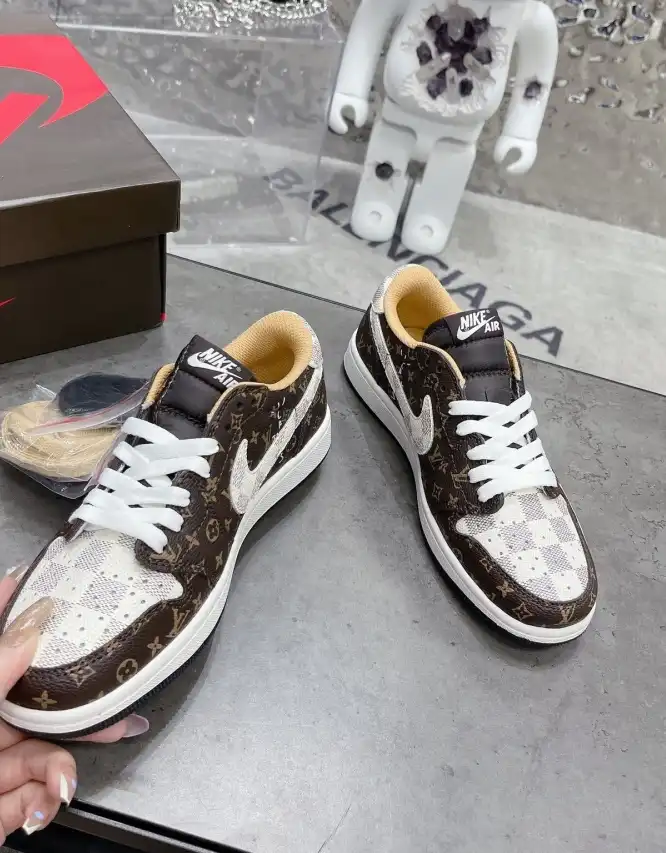 hype Louis Vuitton Sneakers