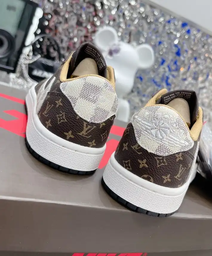 hype Louis Vuitton Sneakers