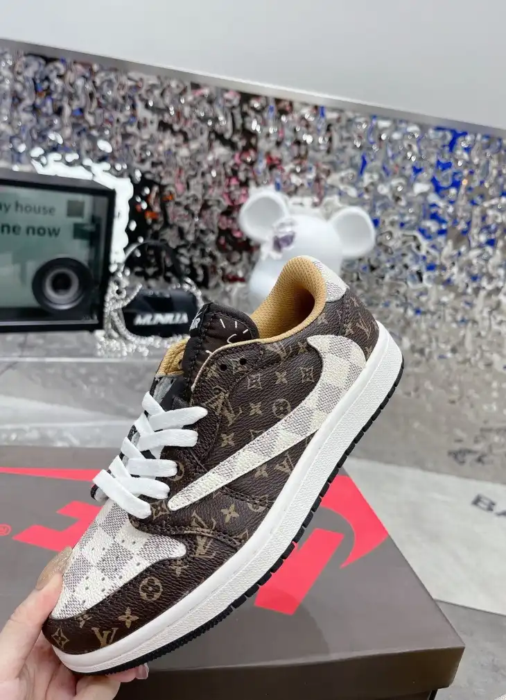 hype Louis Vuitton Sneakers