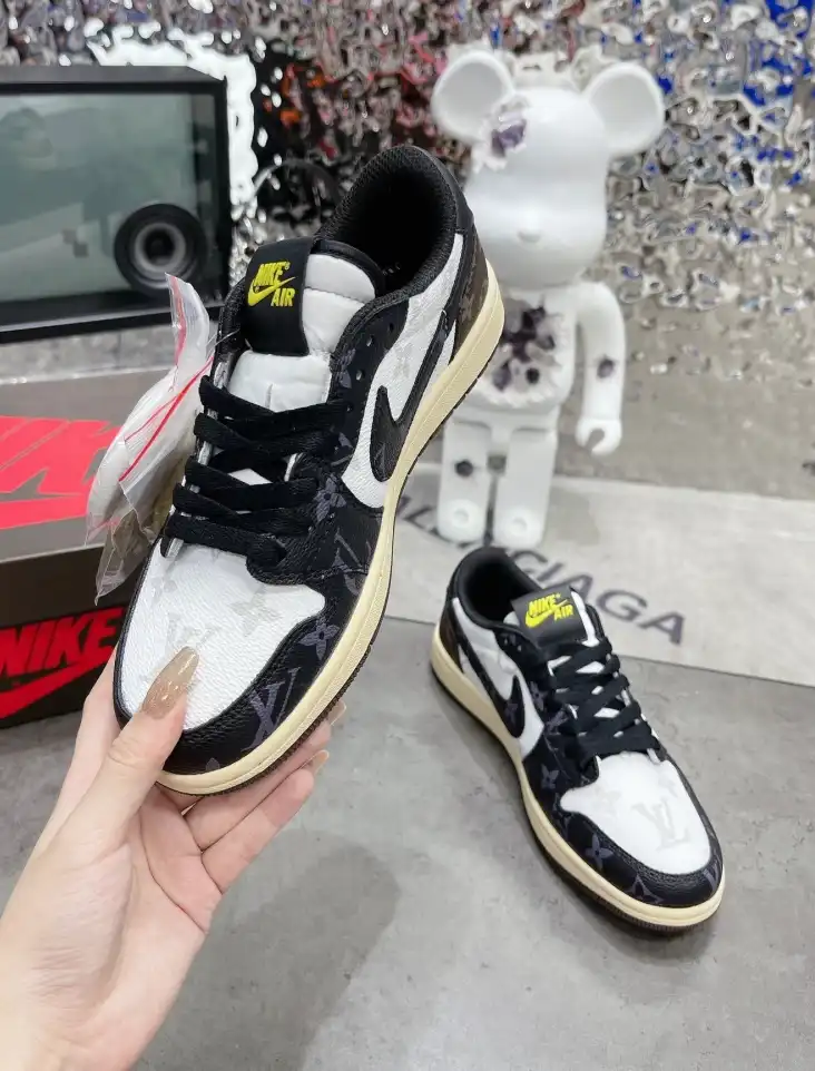 hype Louis Vuitton Sneakers