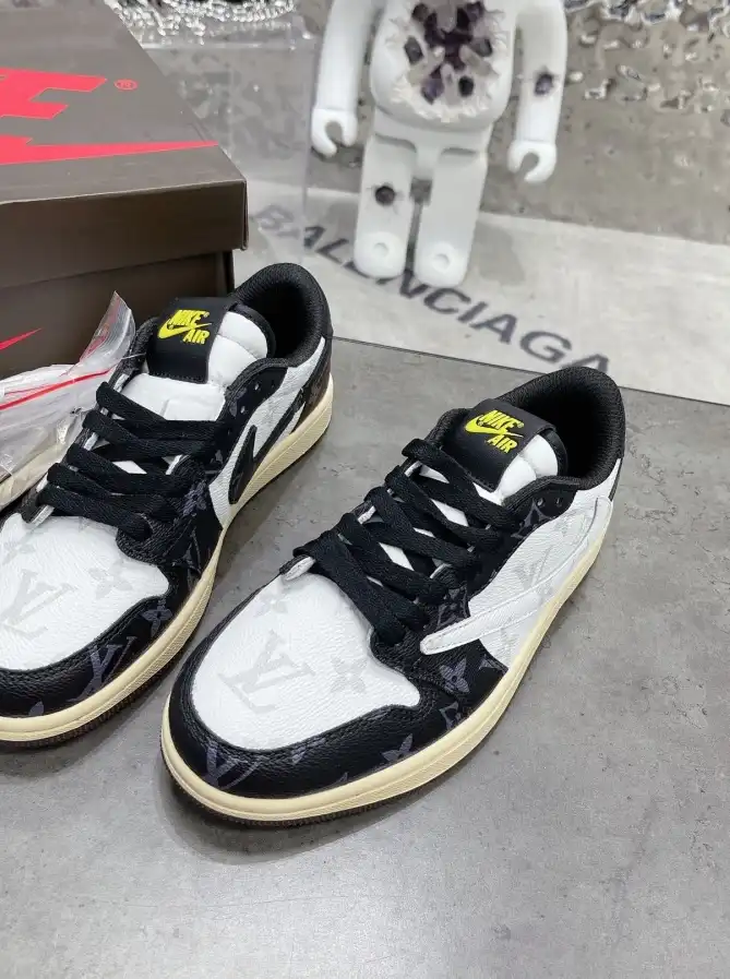 hype Louis Vuitton Sneakers