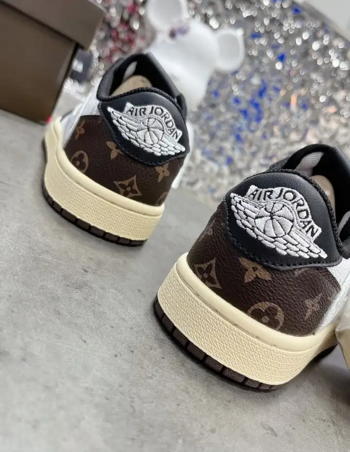 hype Louis Vuitton Sneakers