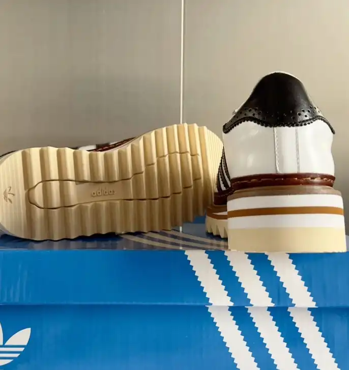 hype Adidas Sneakers