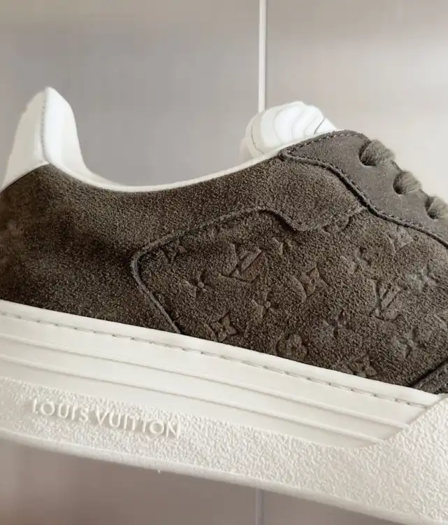 hype Louis Vuitton Sneakers