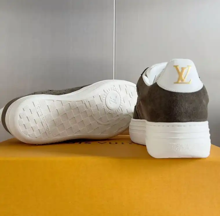 hype Louis Vuitton Sneakers