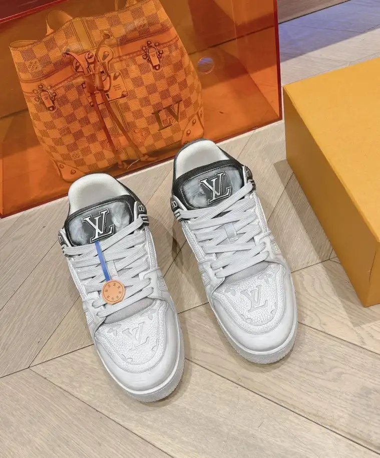 hype Louis Vuitton Sneakers