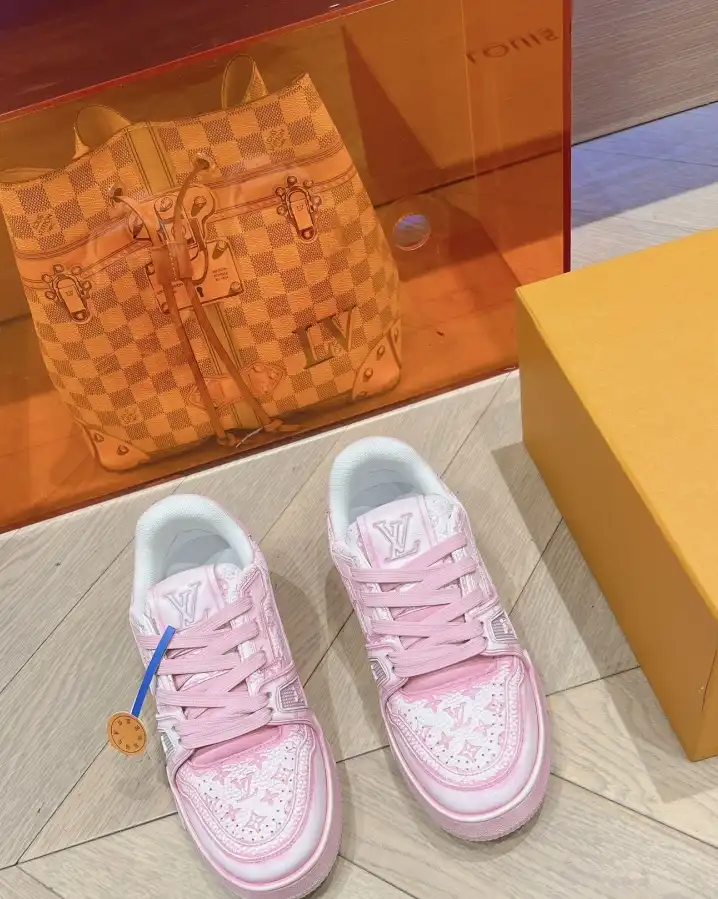 hype Louis Vuitton Sneakers