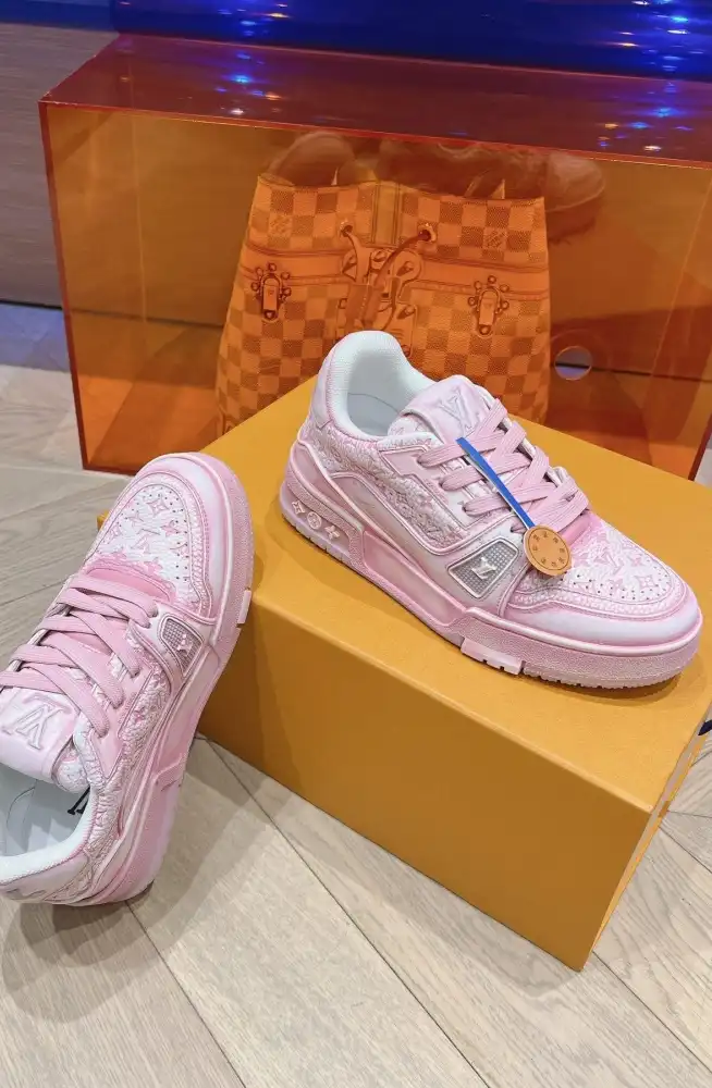 hype Louis Vuitton Sneakers