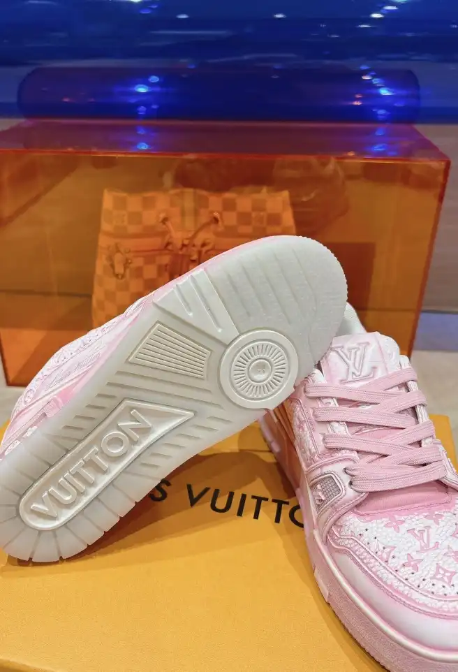 hype Louis Vuitton Sneakers