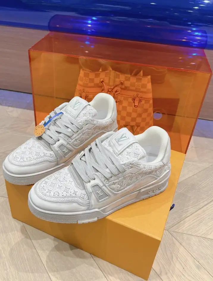 hype Louis Vuitton Sneakers